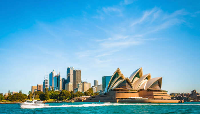 city-skyline-of-Sydney-Australia